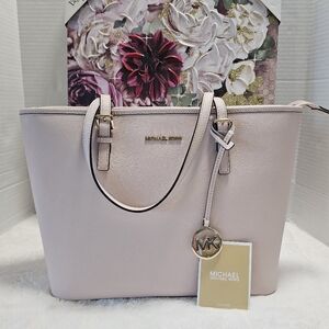 🥰NWT Michael Kors Large Pink Tote Bag